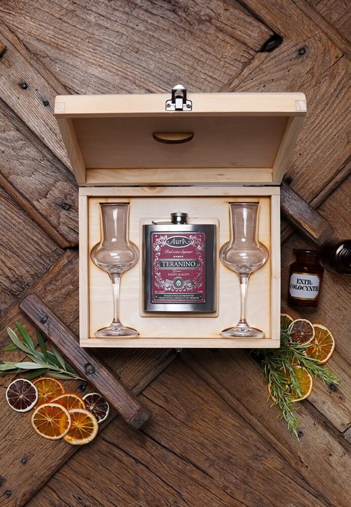 Authentic croatian gift box